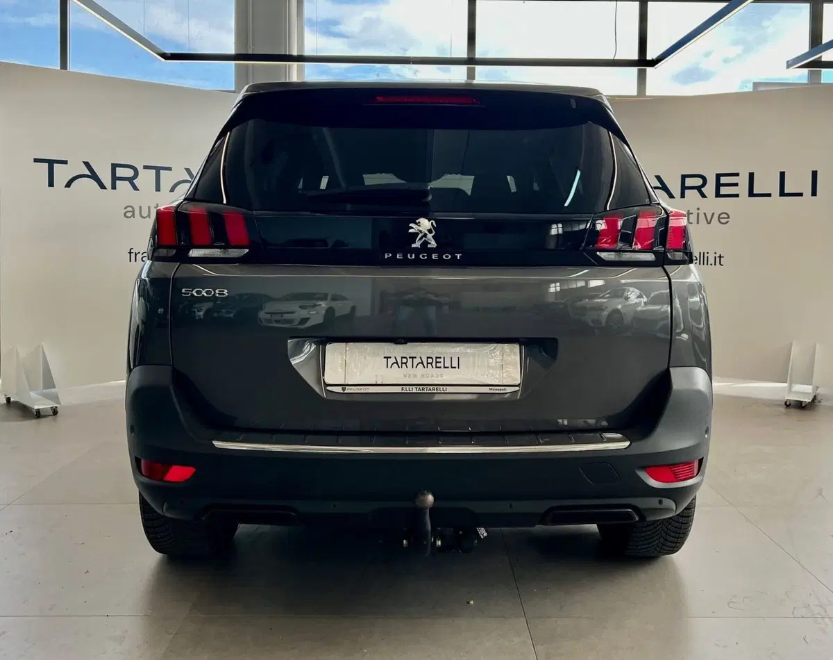 Peugeot 5008 usata a Bari (9)