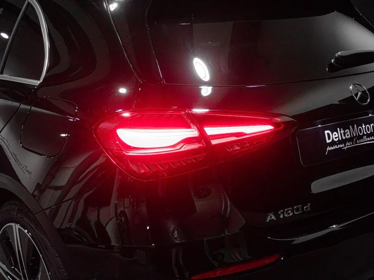 Mercedes-Benz Classe A Sedan nuova a Ancona (8)