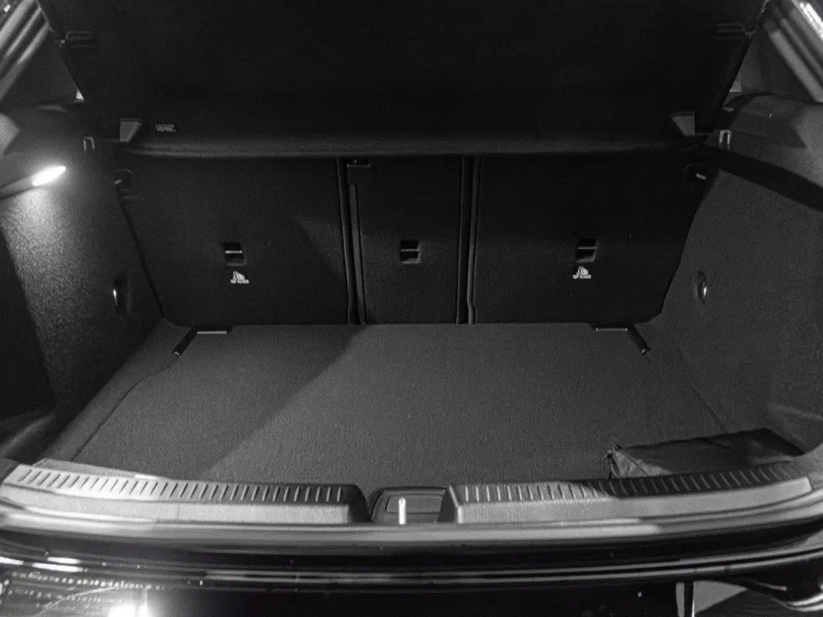 Mercedes-Benz Classe A Sedan nuova a Ancona (9)