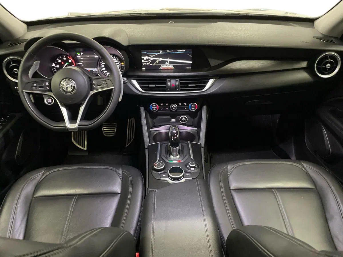 Alfa Romeo Stelvio usata a Macerata (10)
