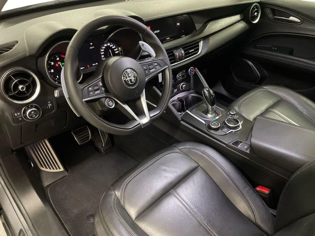 Alfa Romeo Stelvio usata a Macerata (16)