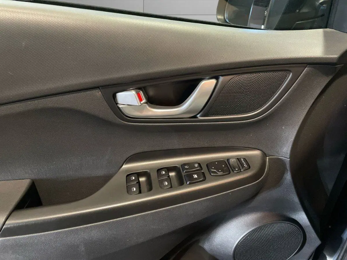 Hyundai Kona usata a Ancona (17)