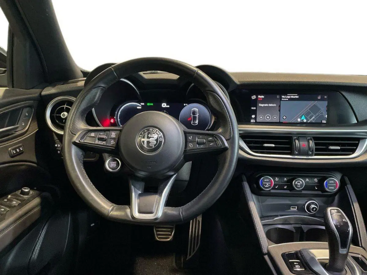 Alfa Romeo Stelvio usata a Ancona (11)