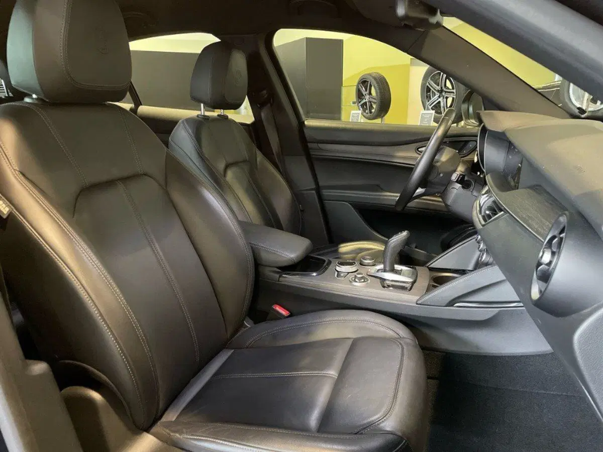 Alfa Romeo Stelvio usata a Ancona (14)
