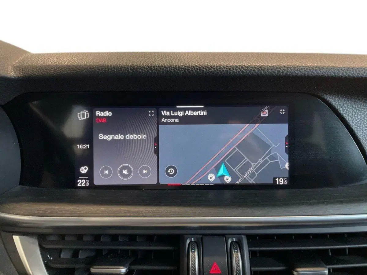 Alfa Romeo Stelvio usata a Ancona (15)