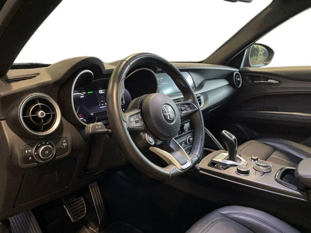 Alfa Romeo Stelvio usata a Ancona (16)