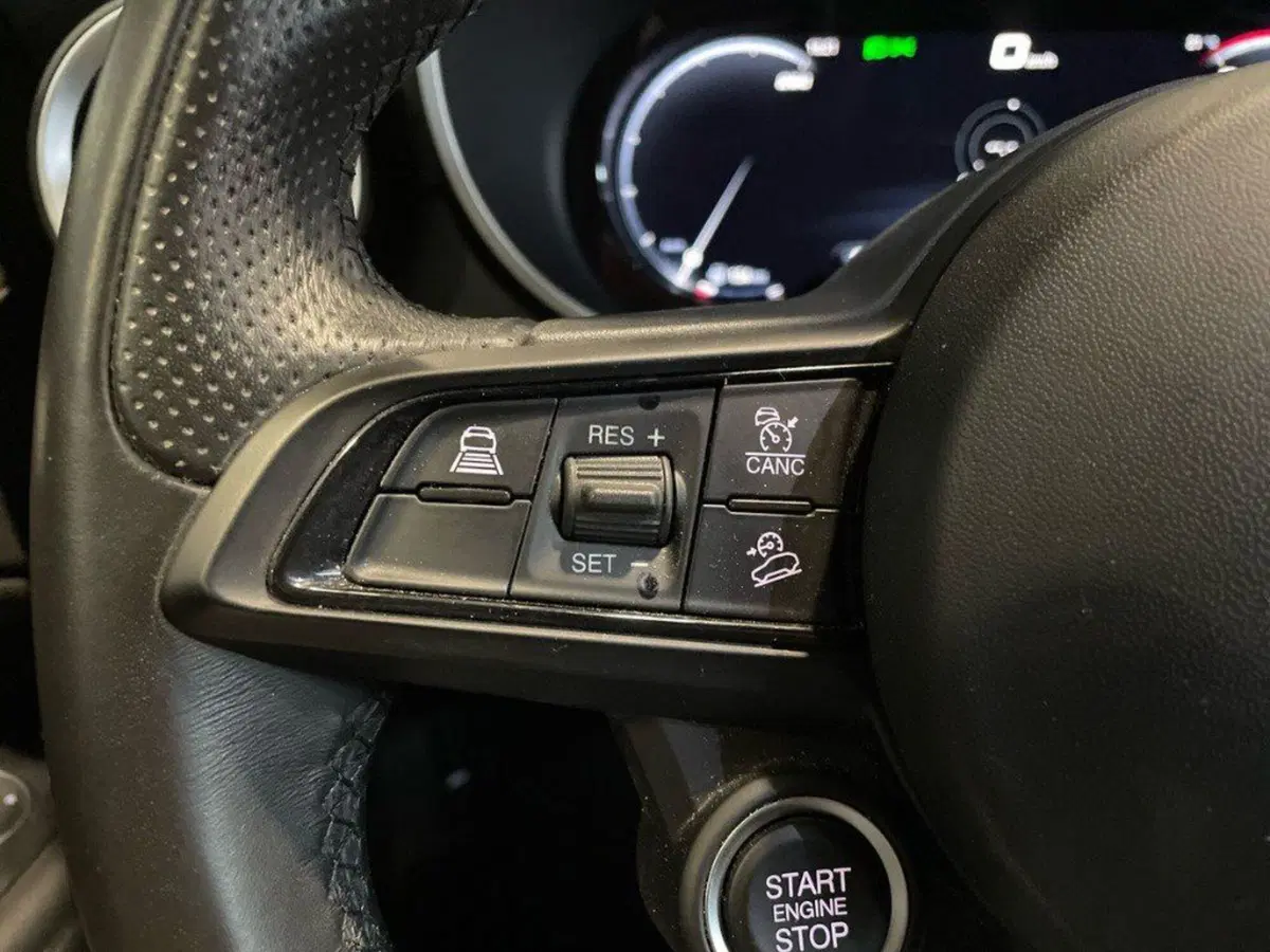 Alfa Romeo Stelvio usata a Ancona (20)