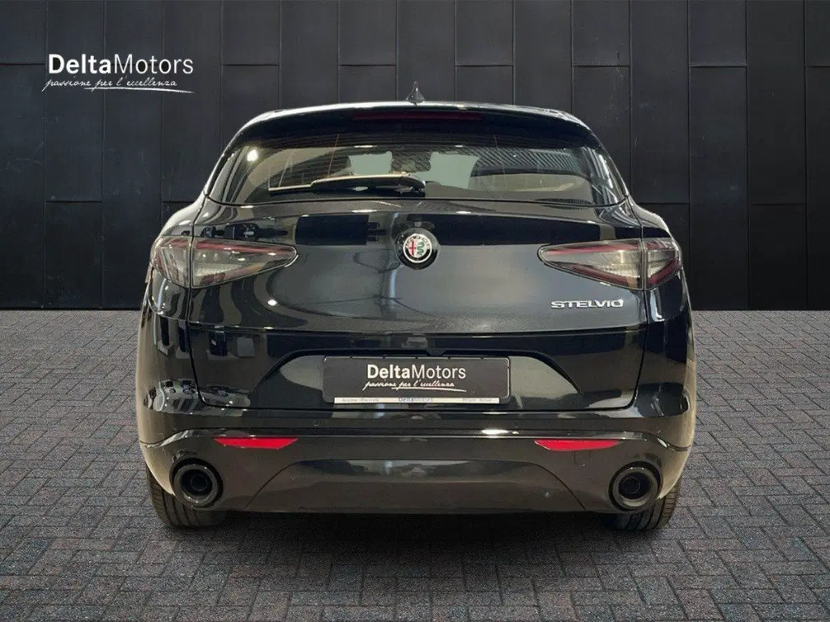 Alfa Romeo Stelvio usata a Ancona (4)