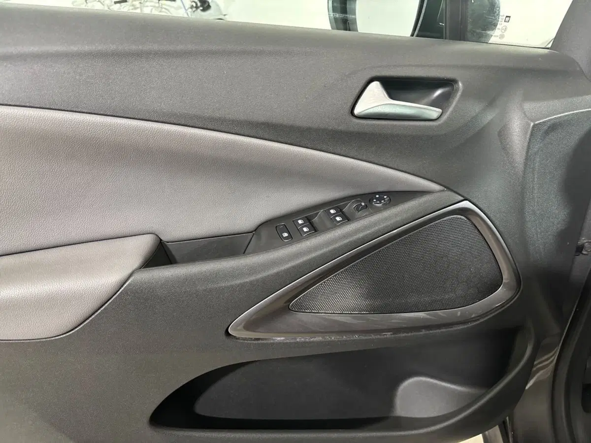 Opel Crossland X usata a Torino (13)