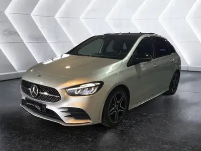 Mercedes-Benz Classe B 180 d AMG Line Premium Plus auto del 2023 usata a Caserta