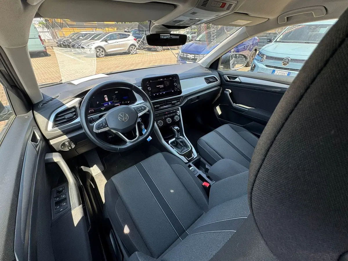 Volkswagen T-Roc usata a Pavia (14)