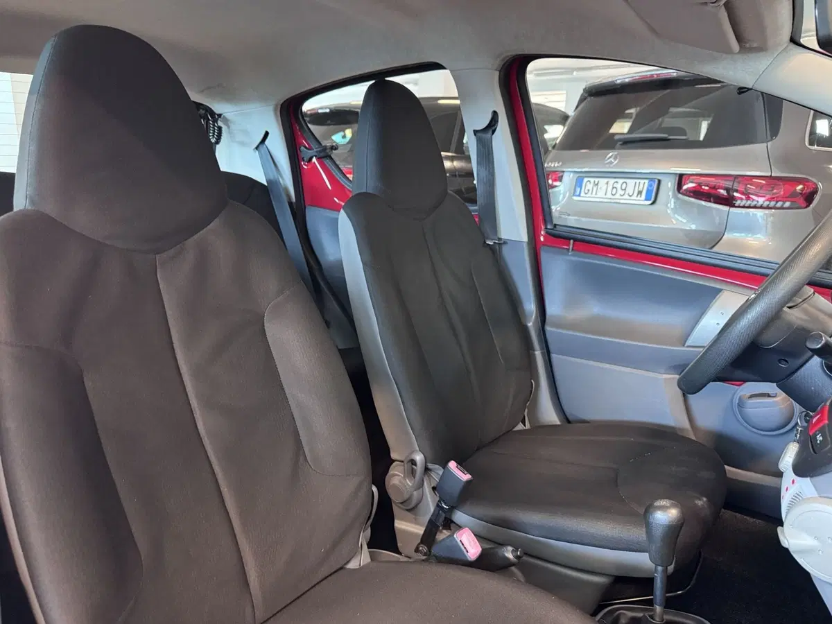 Toyota Aygo usata a Messina (8)