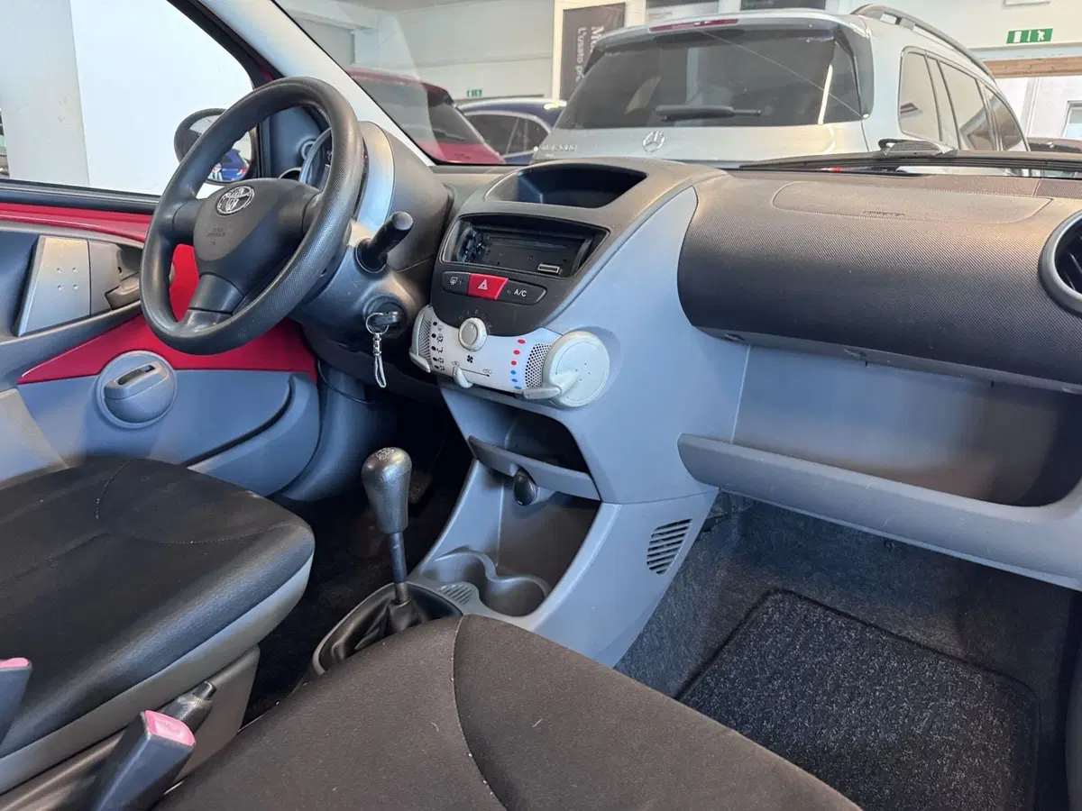 Toyota Aygo usata a Messina (9)