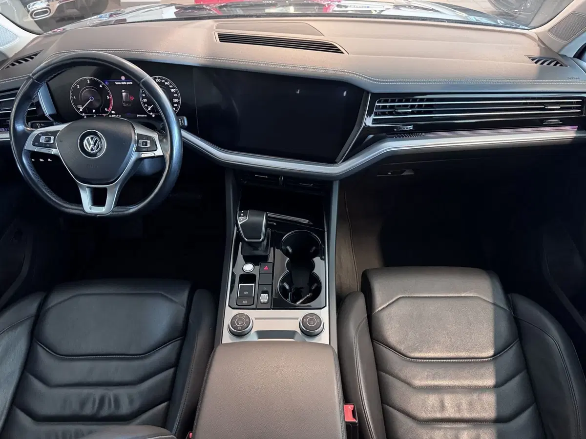 Volkswagen Touareg usata a Messina (11)