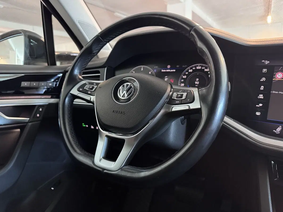 Volkswagen Touareg usata a Messina (14)