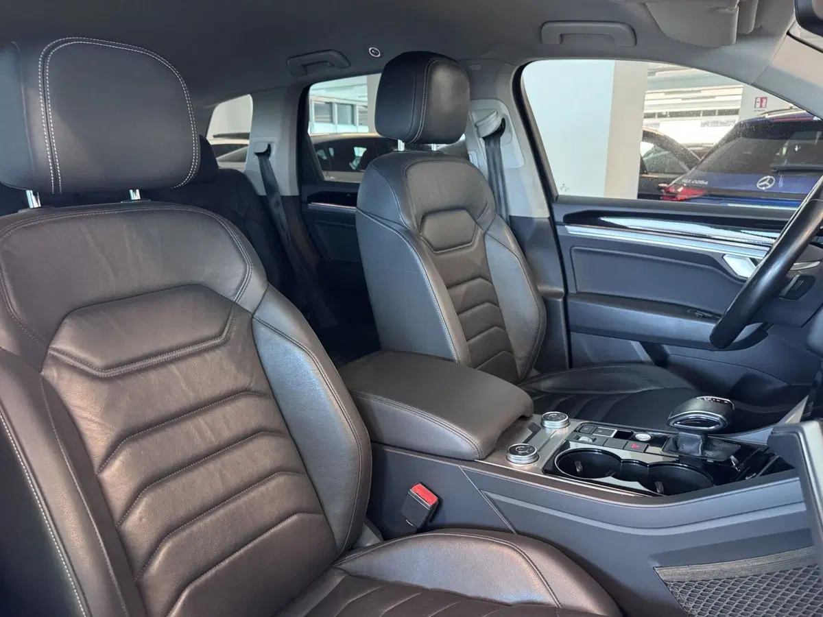 Volkswagen Touareg usata a Messina (8)