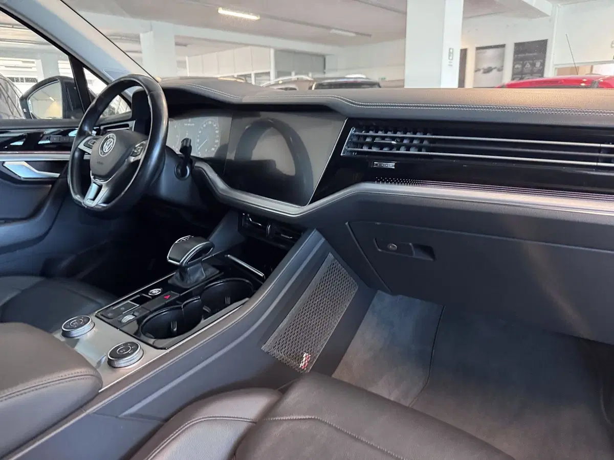 Volkswagen Touareg usata a Messina (9)