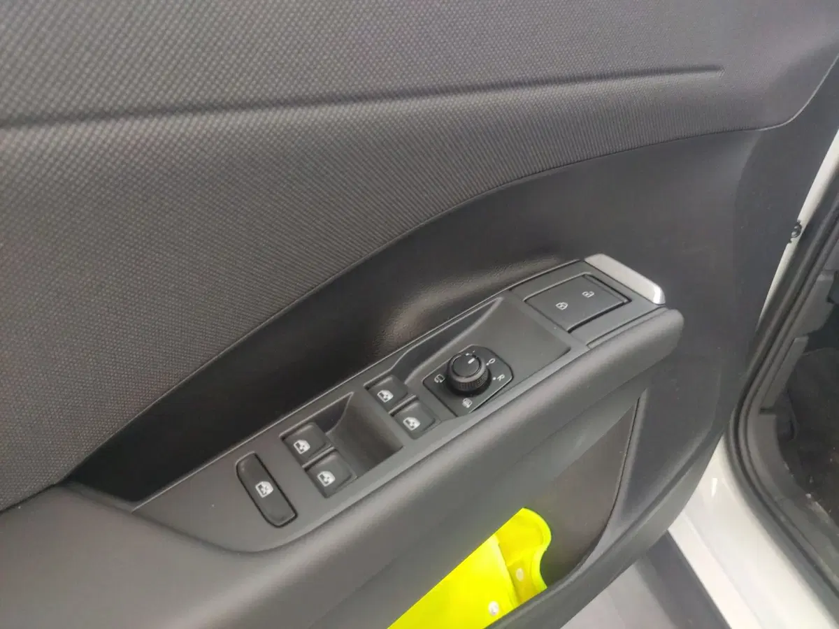 Volkswagen T-Roc nuova a Avellino (10)