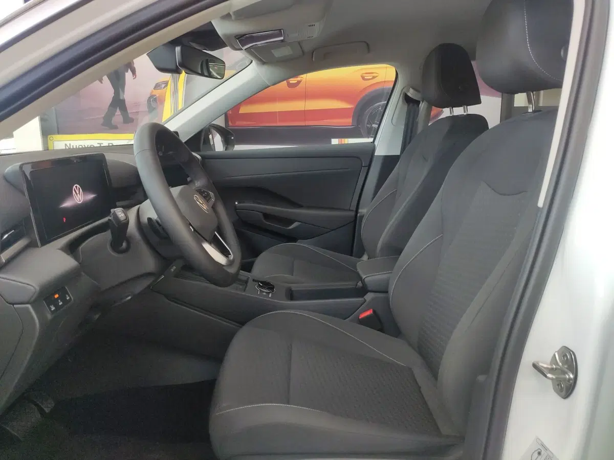Volkswagen T-Roc nuova a Avellino (11)