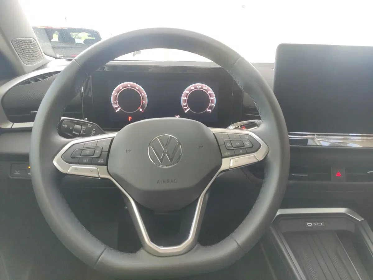 Volkswagen T-Roc nuova a Avellino (13)