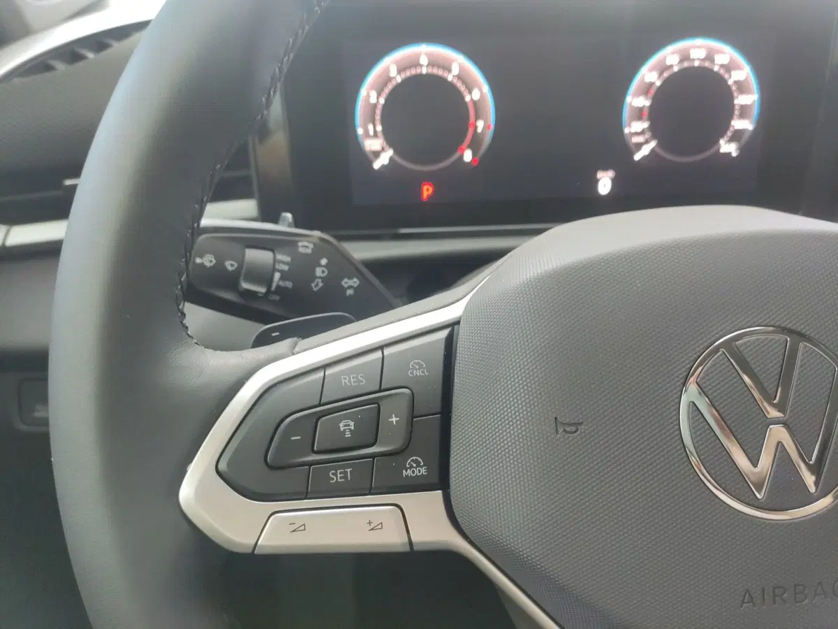 Volkswagen T-Roc nuova a Avellino (15)