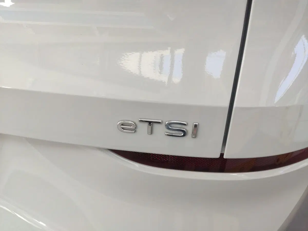 Volkswagen T-Roc nuova a Avellino (6)
