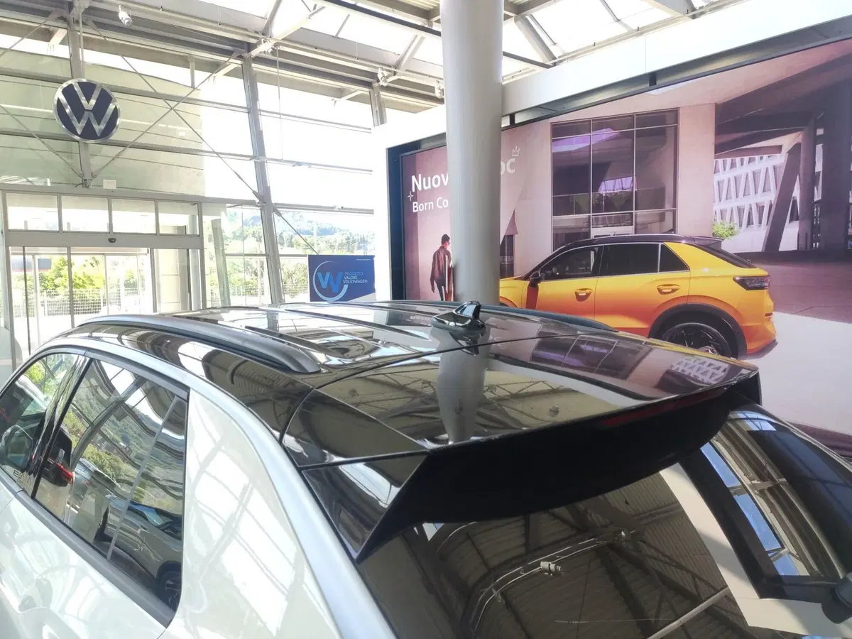 Volkswagen T-Roc nuova a Avellino (8)