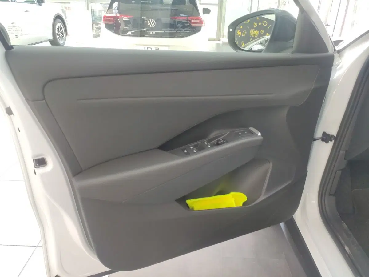 Volkswagen T-Roc nuova a Avellino (9)