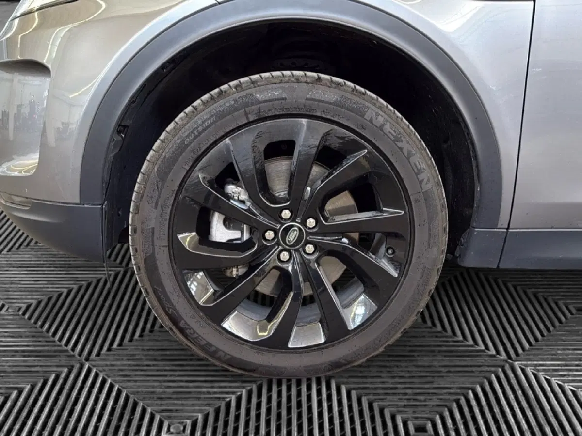 Land Rover Discovery Sport usata a Pordenone (9)