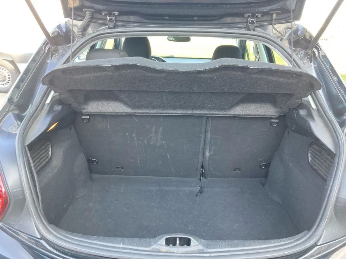 Peugeot 208 usata a Milano (8)
