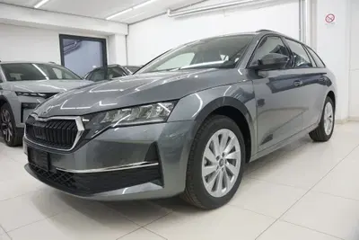 Skoda Octavia Station Wagon 1.5 tsi mhev Executive 115cv dsg nuova a Torino
