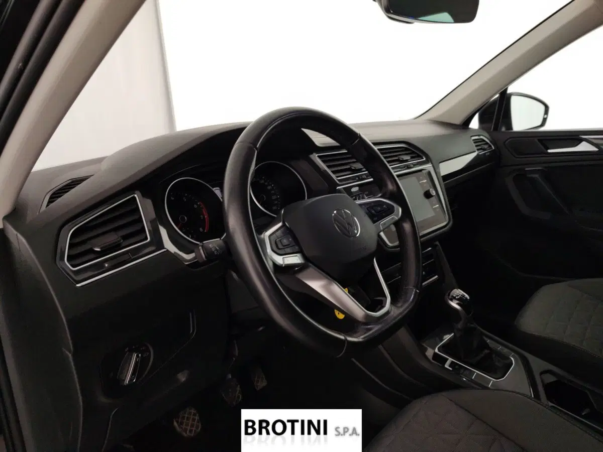 Volkswagen Tiguan usata a Massa-Carrara (8)