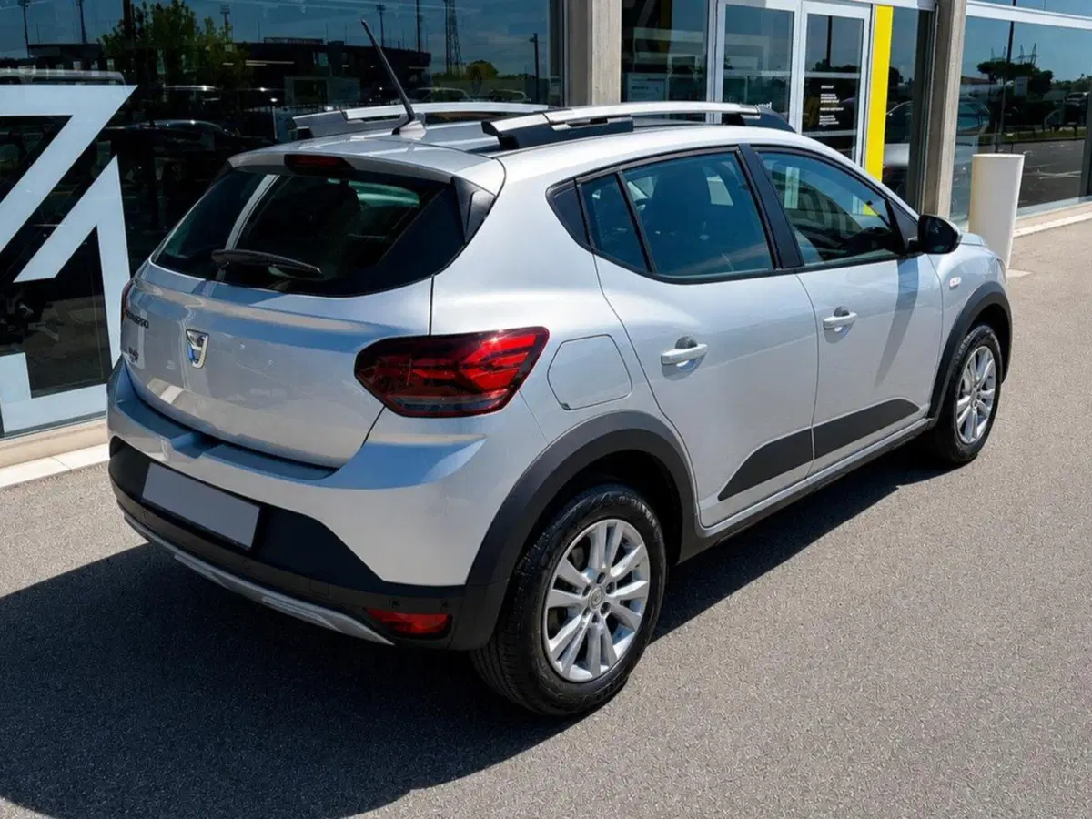 Dacia Sandero usata a Rimini (3)