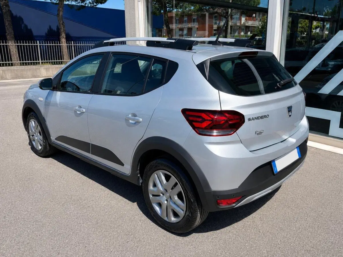Dacia Sandero usata a Rimini (4)