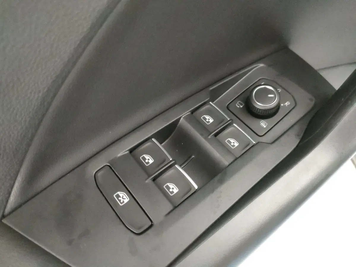 Volkswagen T-Cross nuova a Napoli (13)