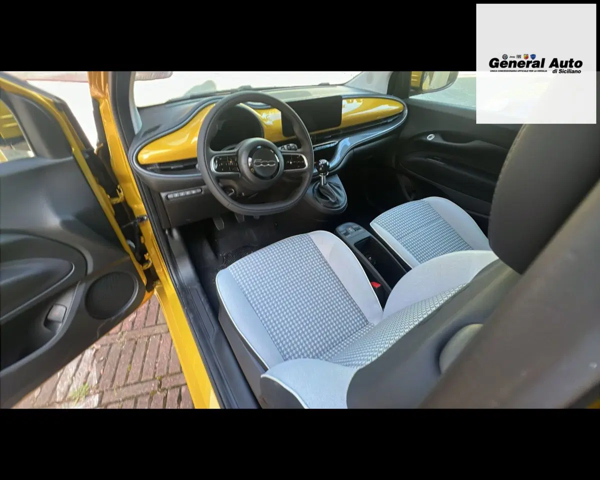 Fiat 500 nuova a Lucca (11)