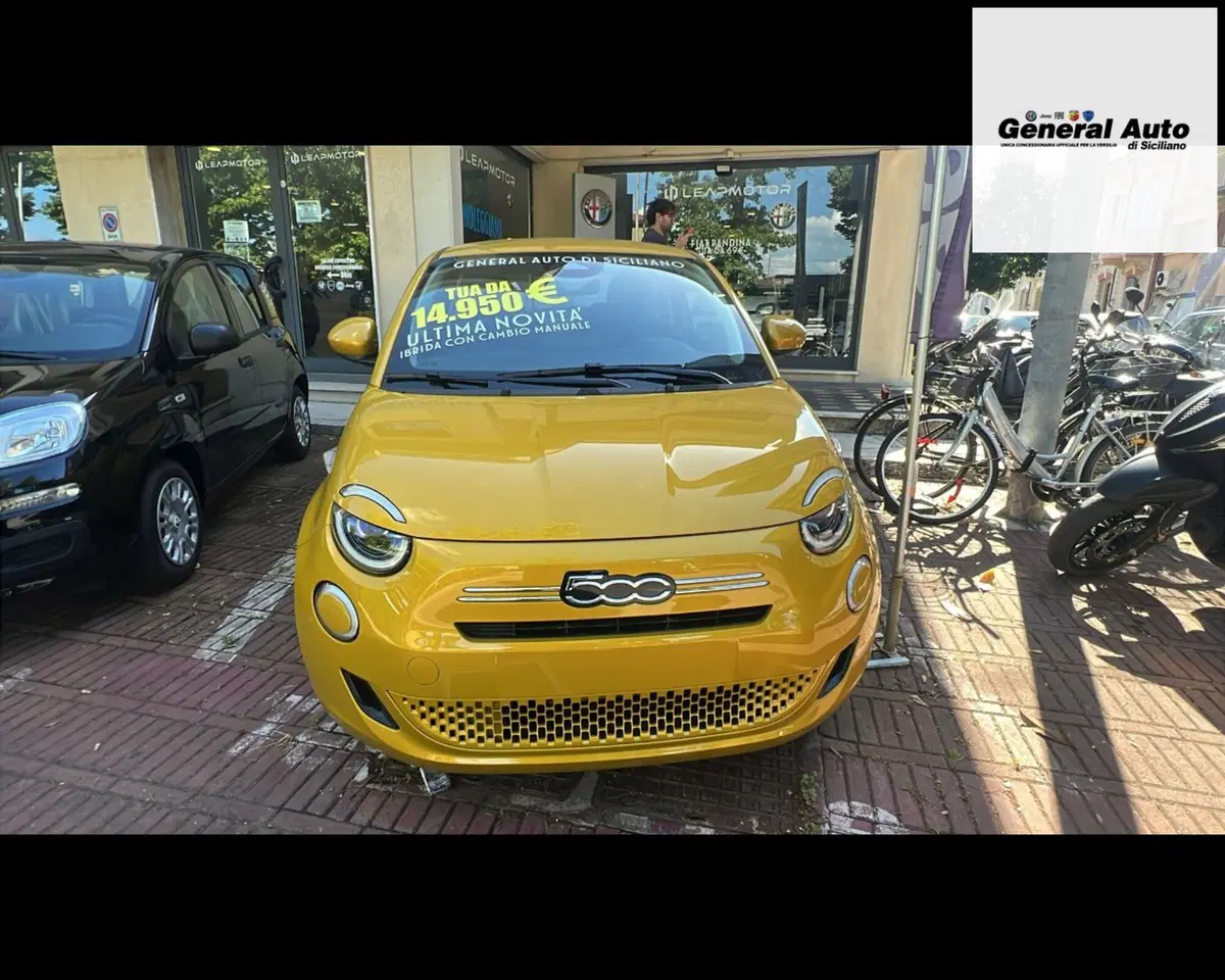 Fiat 500 nuova a Lucca (2)