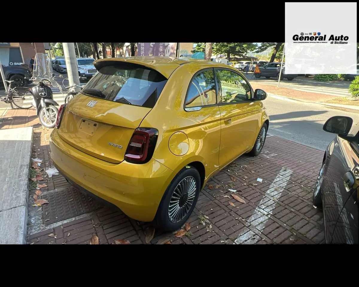 Fiat 500 nuova a Lucca (7)