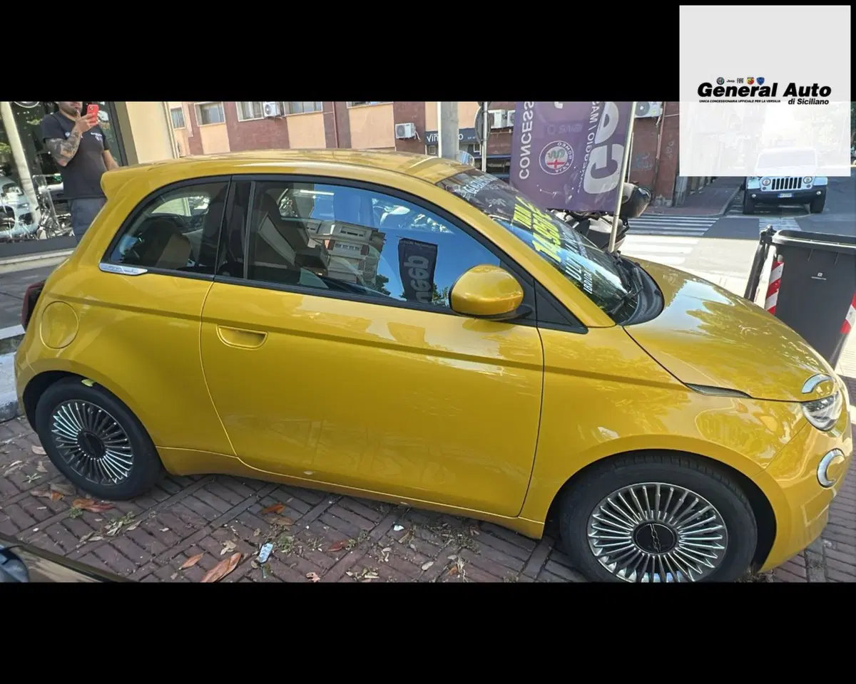 Fiat 500 nuova a Lucca (8)