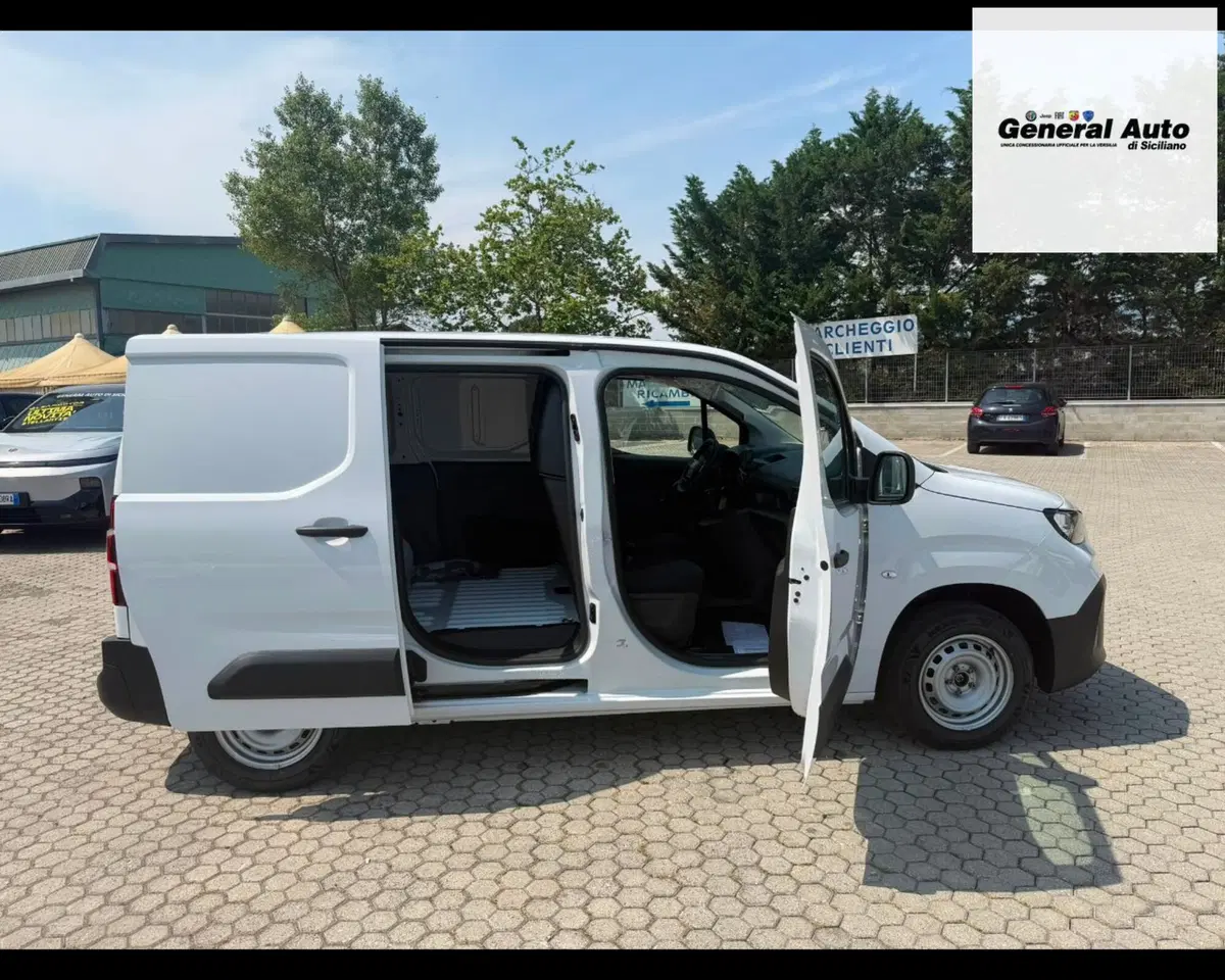 Fiat Doblò Furgone nuova a Lucca (11)
