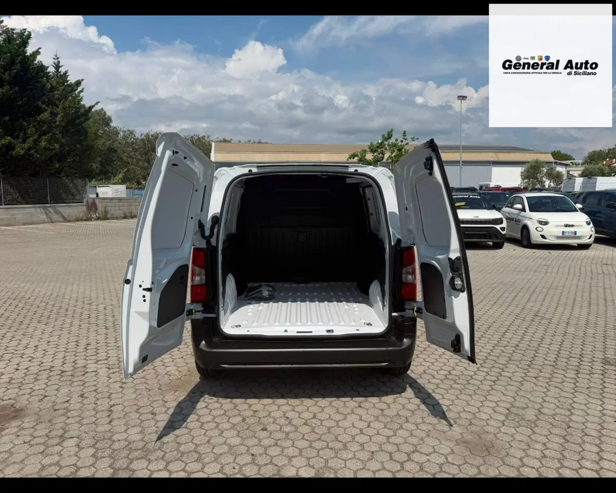Fiat Doblò Furgone nuova a Lucca (7)