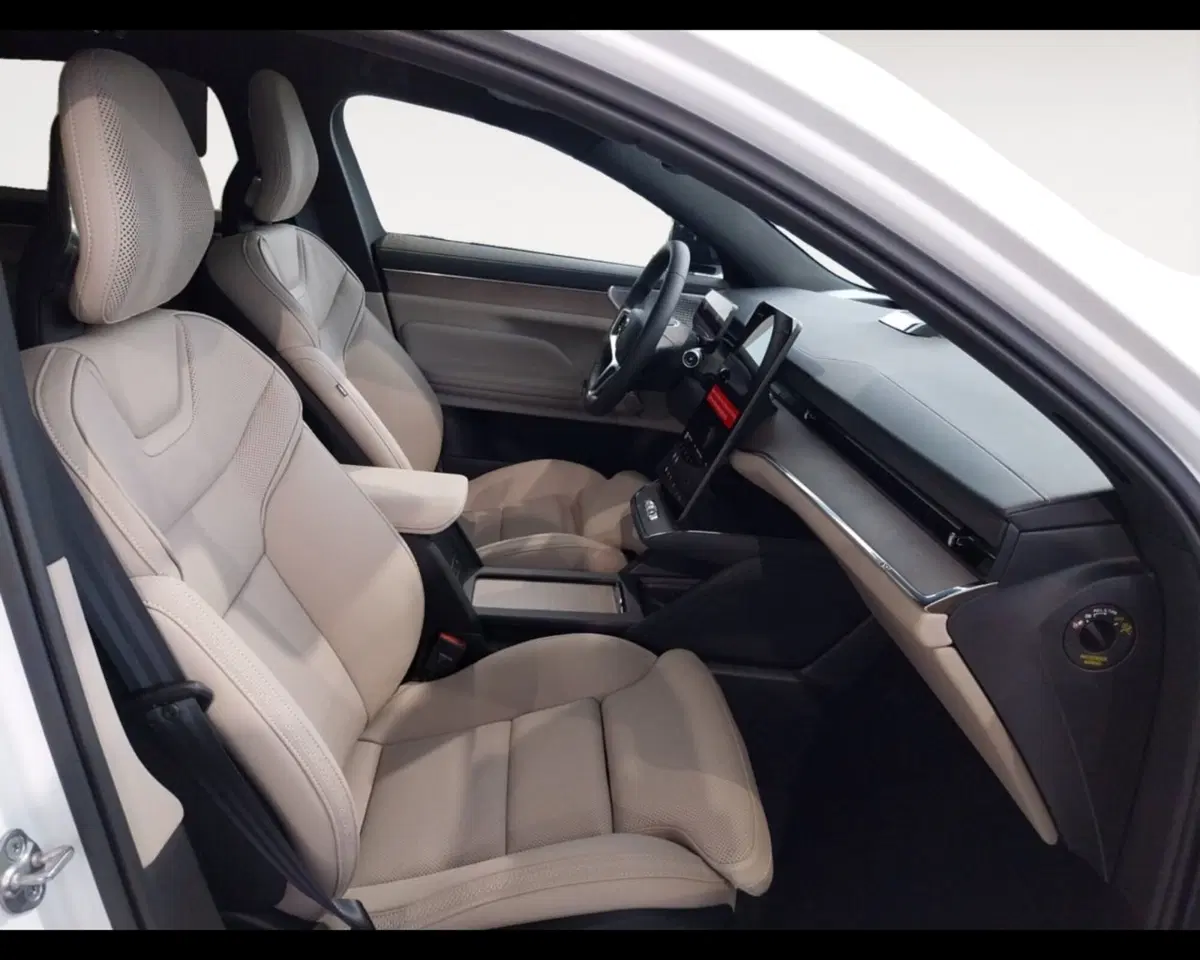 Volvo ES90 nuova a Ravenna (14)