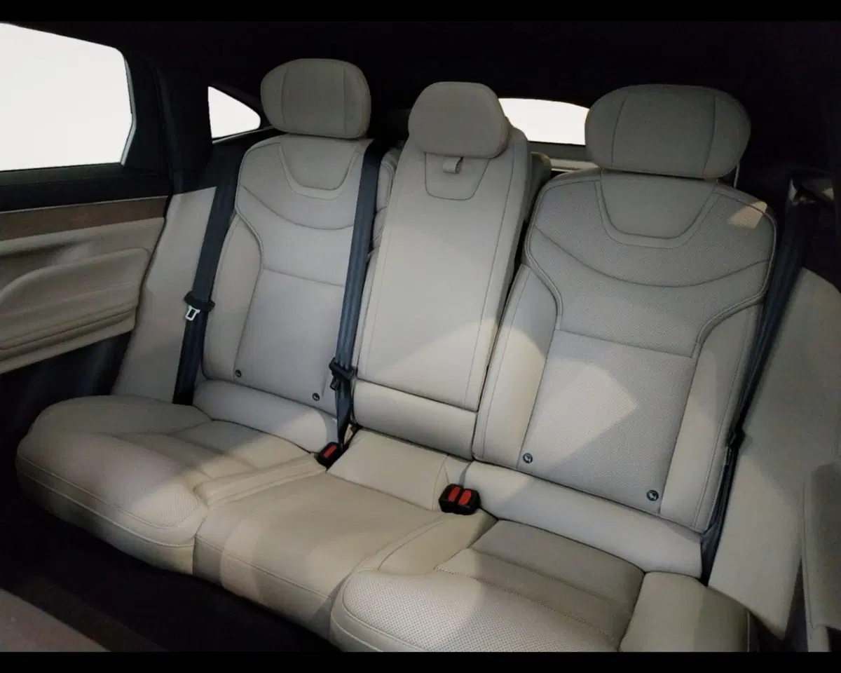 Volvo ES90 nuova a Ravenna (15)