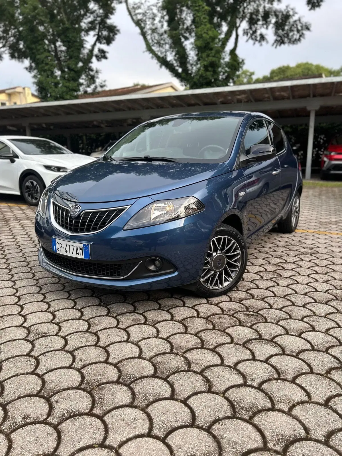 Lancia Ypsilon usata a Firenze