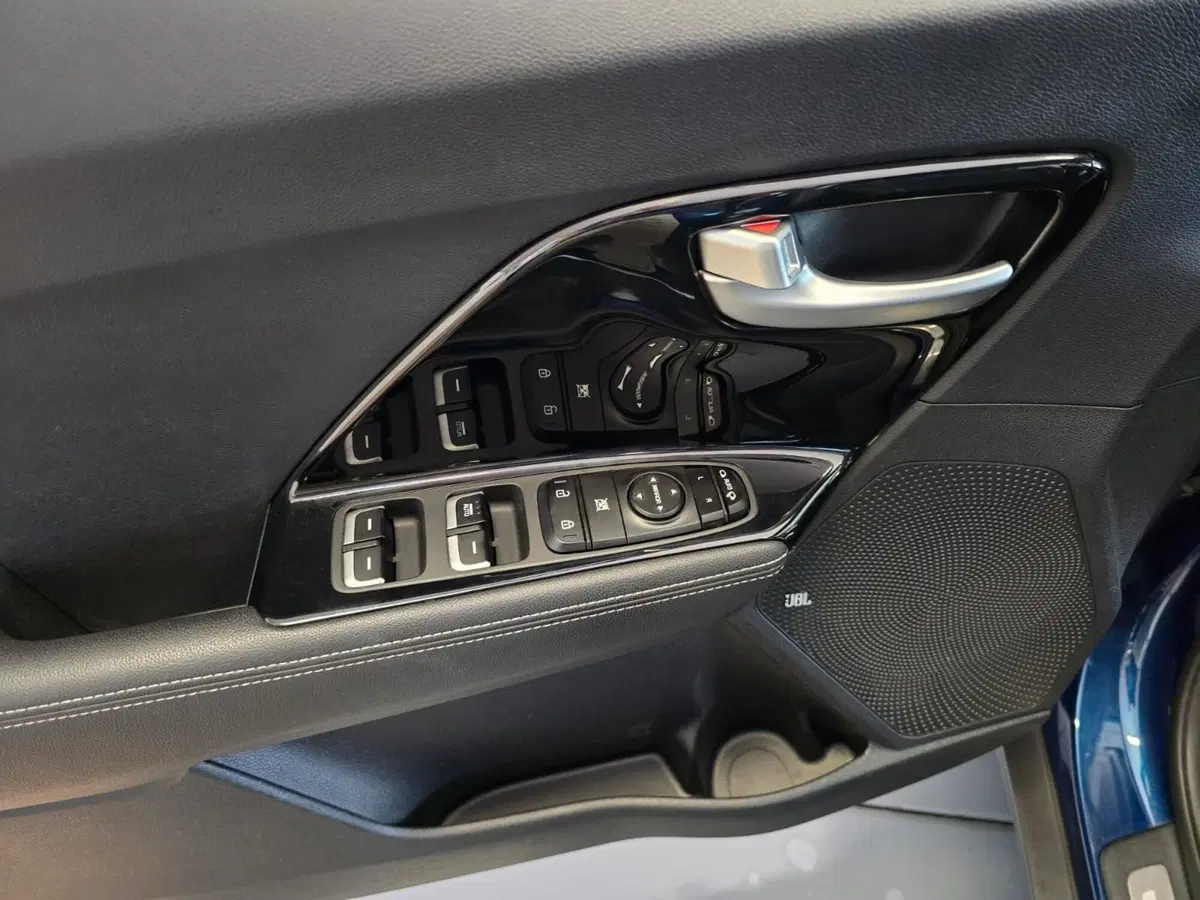 Kia Niro usata a Rimini (12)