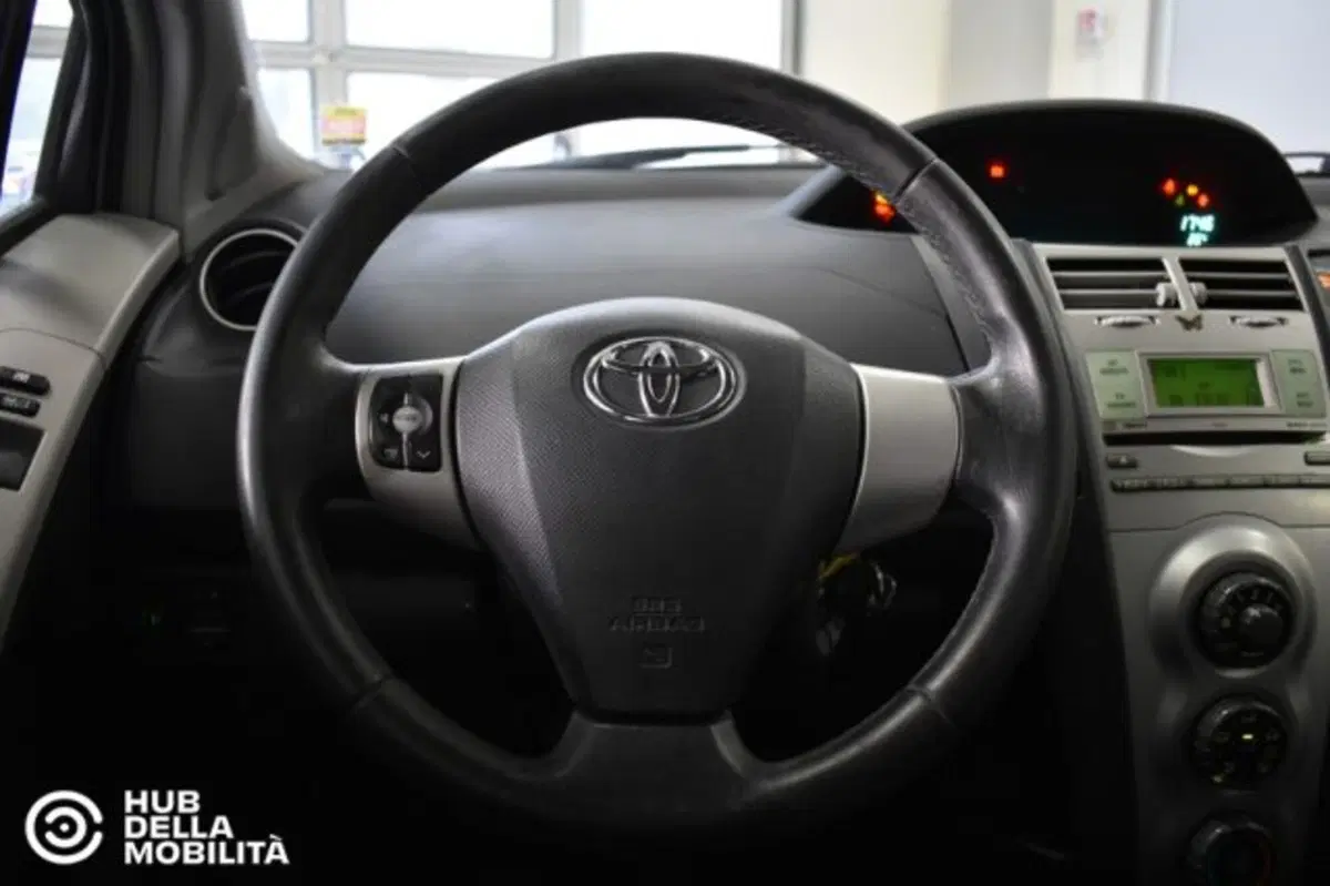 Toyota Yaris usata a Perugia (11)