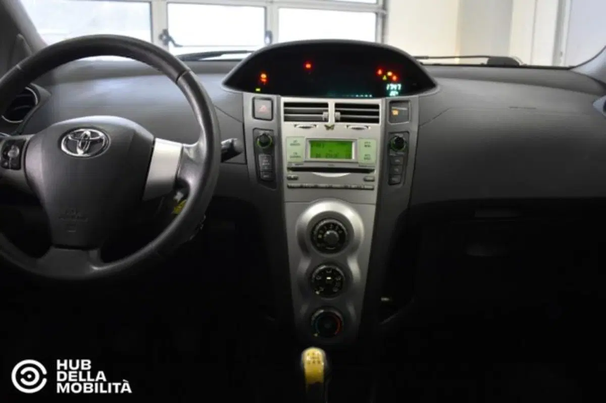 Toyota Yaris usata a Perugia (12)
