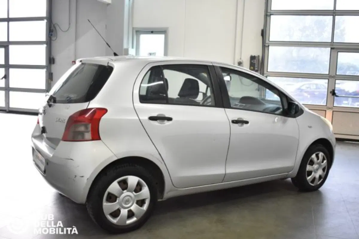 Toyota Yaris usata a Perugia (6)
