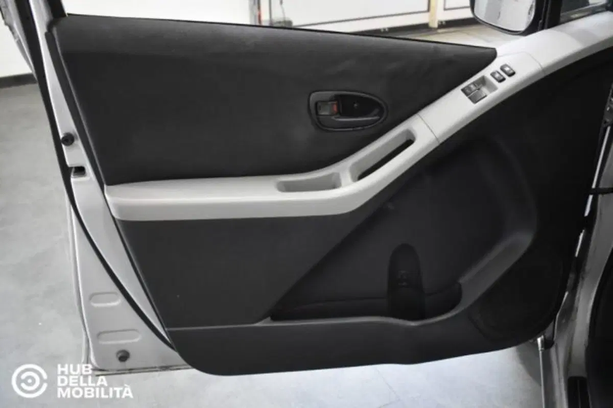 Toyota Yaris usata a Perugia (7)