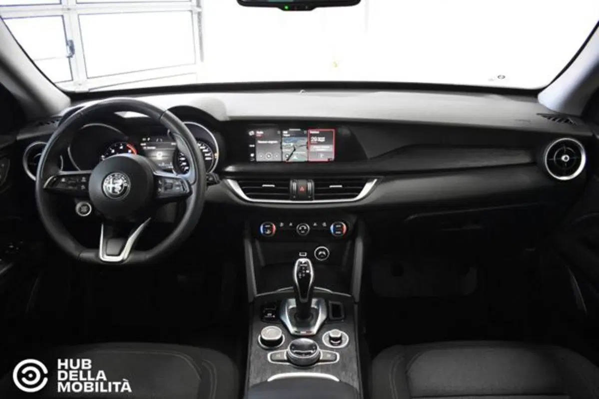 Alfa Romeo Stelvio usata a Perugia (10)